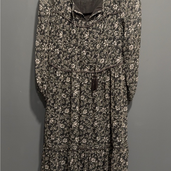 Lucky Brand Long Sleeve Peasant Tiered Maxi Dress Grey Cream Floral Size XS - Picture 3 of 11